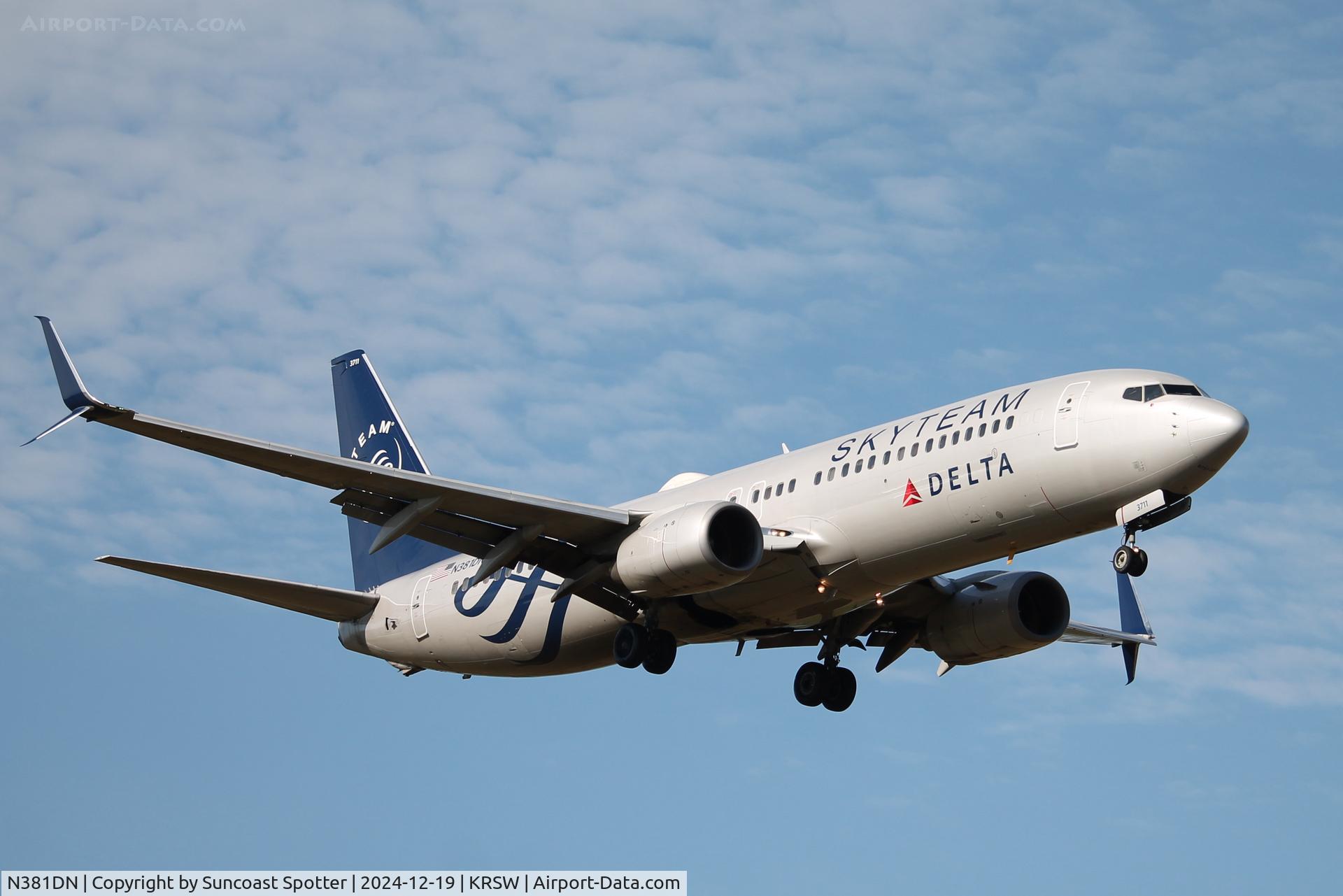 N381DN, 1999 Boeing 737-832 C/N 30350, Delta Flight 379 arrives on Runway 6 at Southwest Florida International Airport following flight from LaGuardia Airport