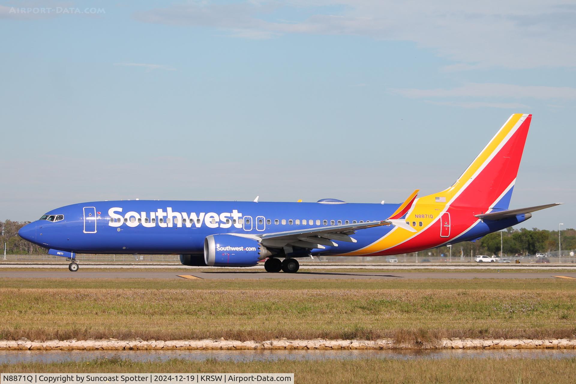 N8871Q, 2023 Boeing 737 MAX 8 C/N 42678, Southwest Flight 2066 taxis at Southwest Florida International Airport prior to flight to John Glenn Columbus International Airport