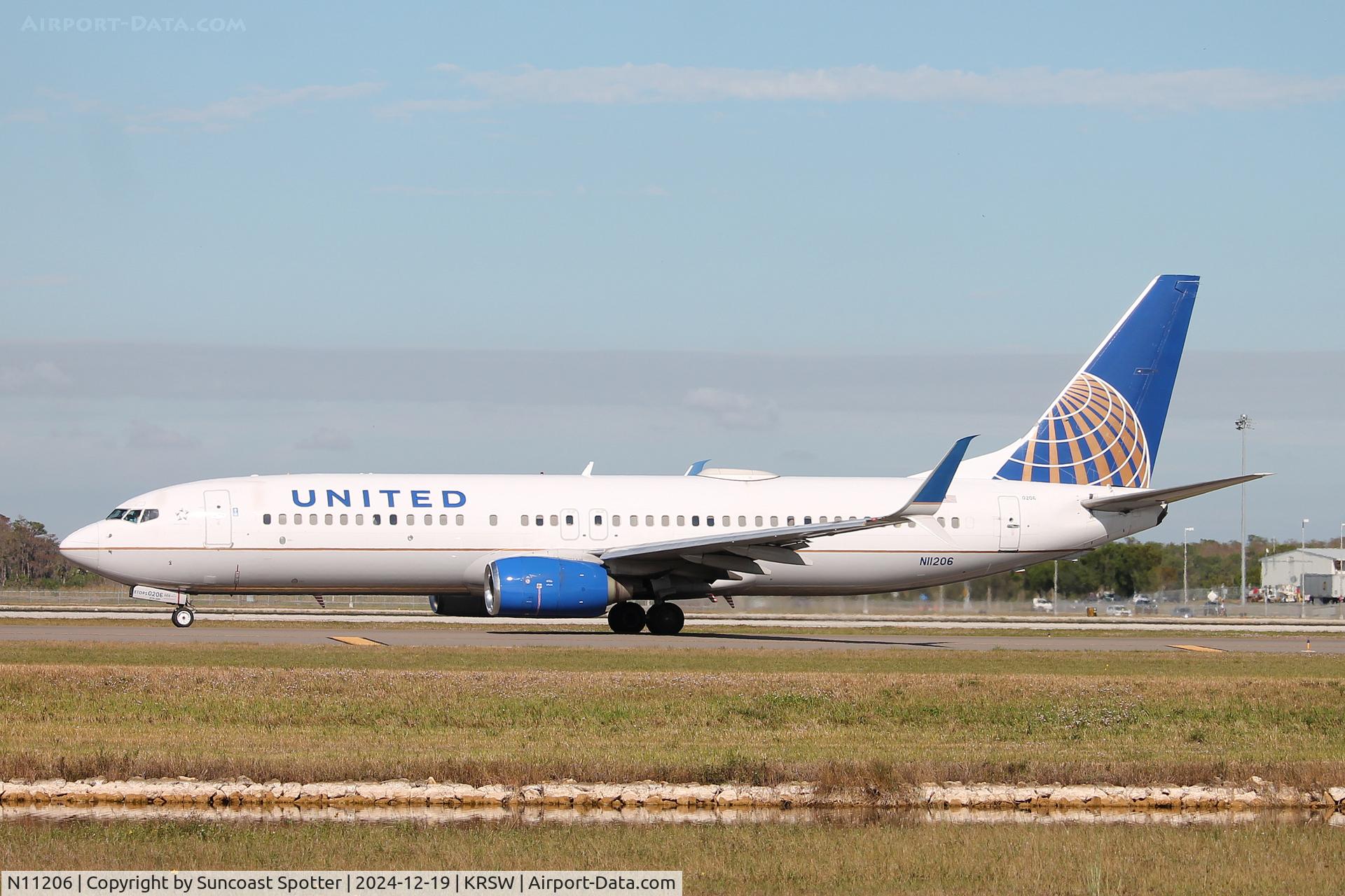 N11206, 2000 Boeing 737-824 C/N 30578, United Flight 2315 taxis at Southwest Florida International Airport prior to flight to Chicago-O’Hare International Airport