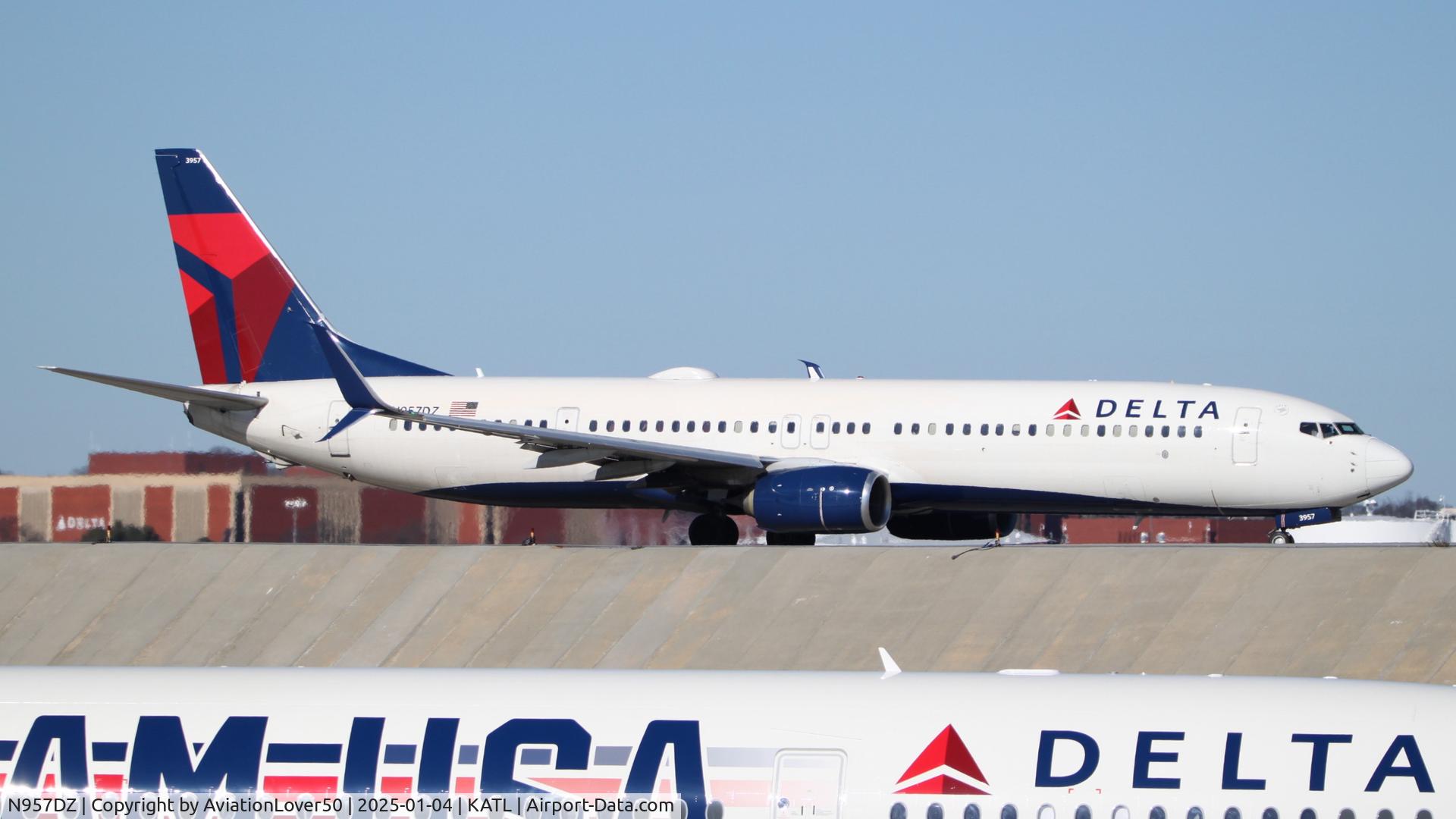 N957DZ, , Delta 739
