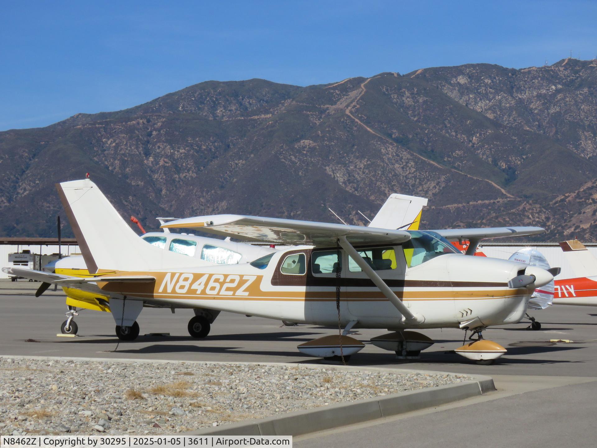 N8462Z, 1963 Cessna 210-5(205) C/N 205-0462, Parked