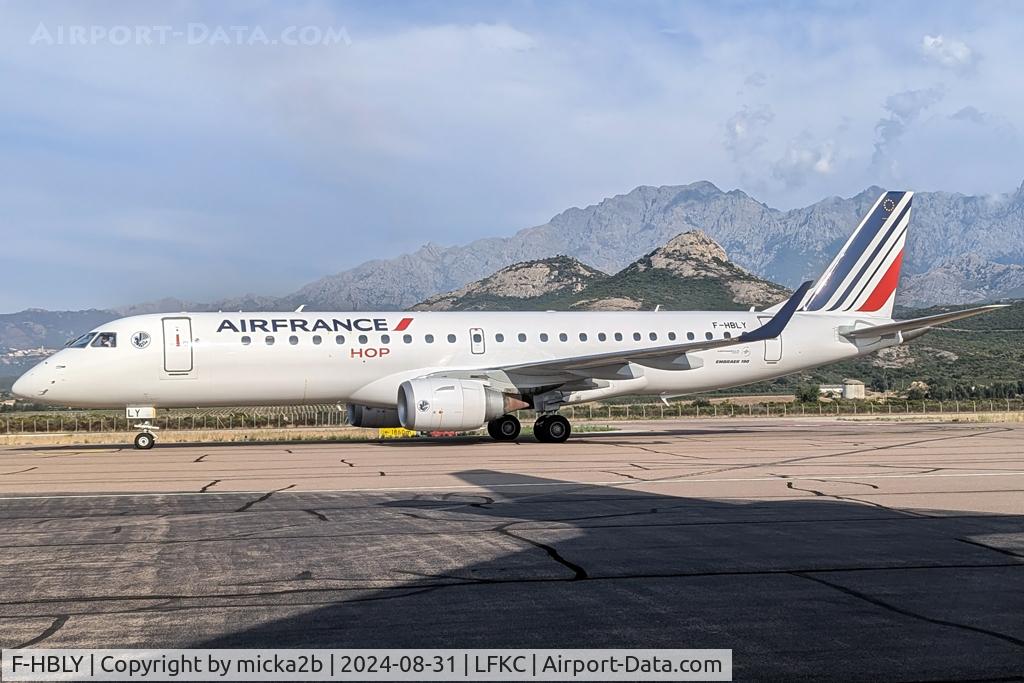 F-HBLY, 2012 Embraer 190LR (ERJ-190-100LR) C/N 19000519, Taxiing