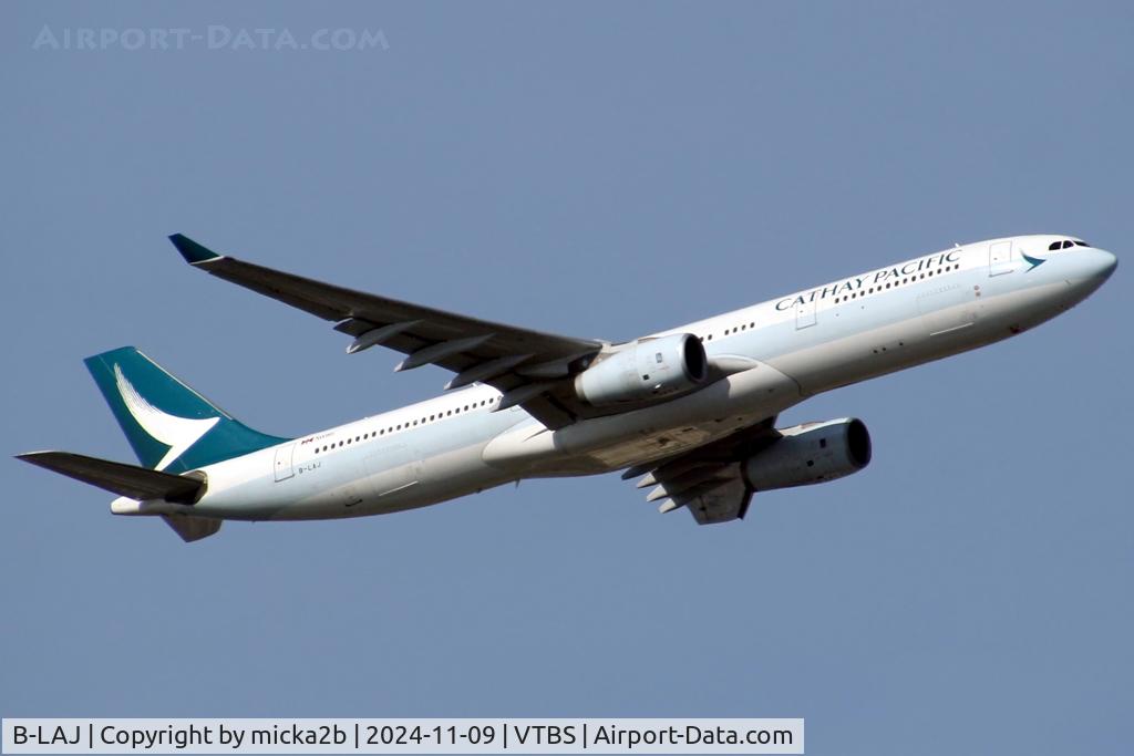B-LAJ, 2010 Airbus A330-343X C/N 1163, Take off