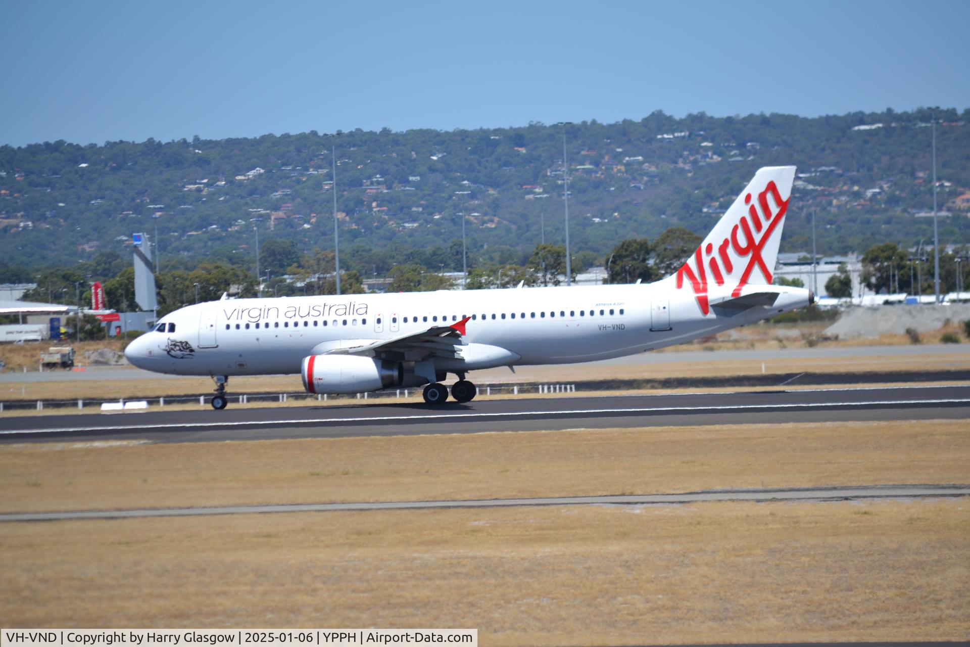 VH-VND, 2007 Airbus A320-232 C/N 3296, Airbus A320-232 take off
