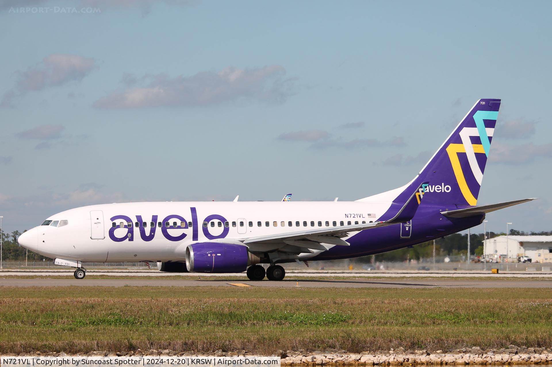 N721VL, 2005 Boeing 737-752 C/N 34295, Avelo Flight 360 taxis at Southwest Florida International Airport prior to flight to Tweed New Haven Airport