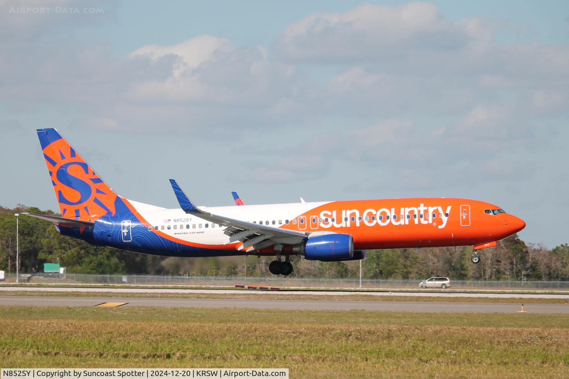 N852SY, 2010 Boeing 737-89M C/N 40910, Sun Country Flight 383 arrives on Runway 6 at Southwest Florida International Airport following flight from Minneapolis-St Paul International Airport