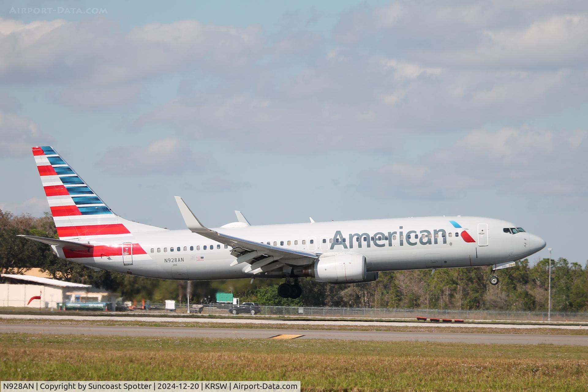 N928AN, 2000 Boeing 737-823 C/N 29528, American Flight 596 arrives on Runway 6 at Southwest Florida International Airport following flight from Philadelphia International Airport