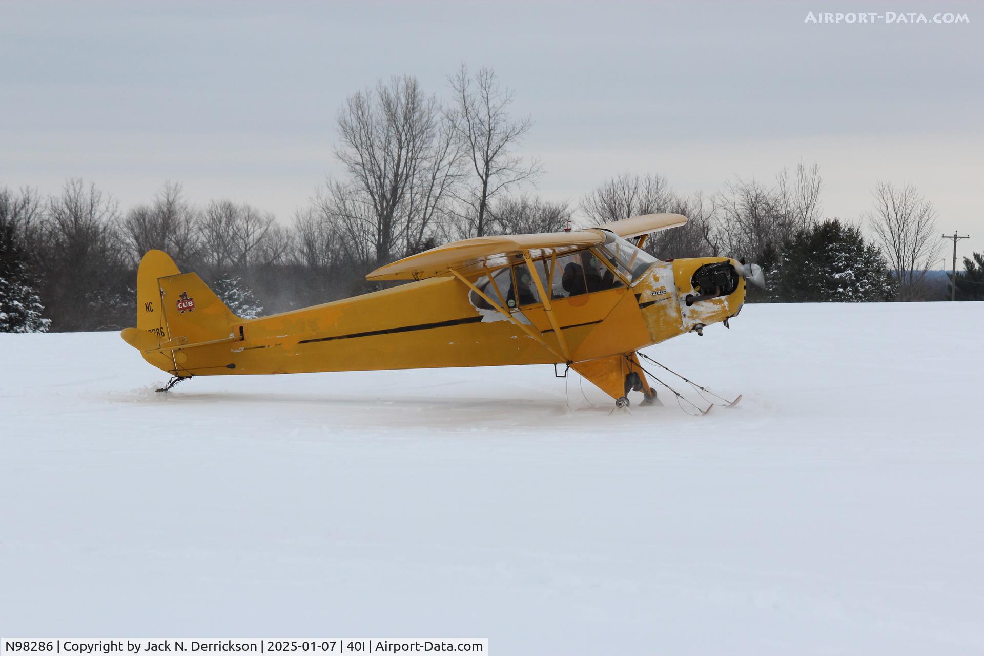 N98286, 1946 Piper J3C-65 Cub Cub C/N 18554, Cub on Skis