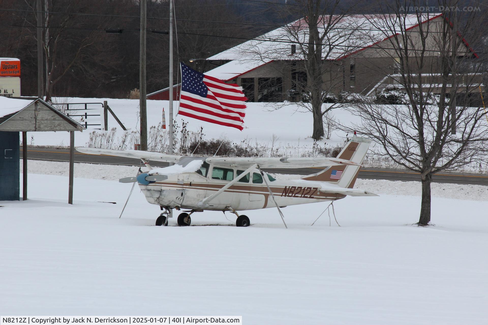 N8212Z, 1963 Cessna 210-5(205) C/N 205-0212, 205 in the snow