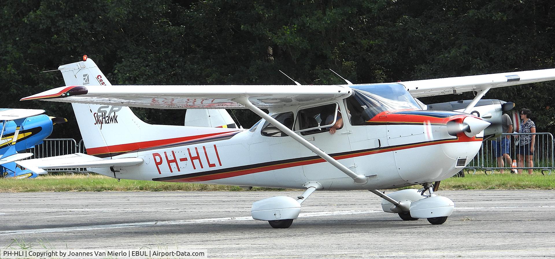 PH-HLI, 2001 Cessna 172S Skyhawk C/N 172S-8751, Ursel