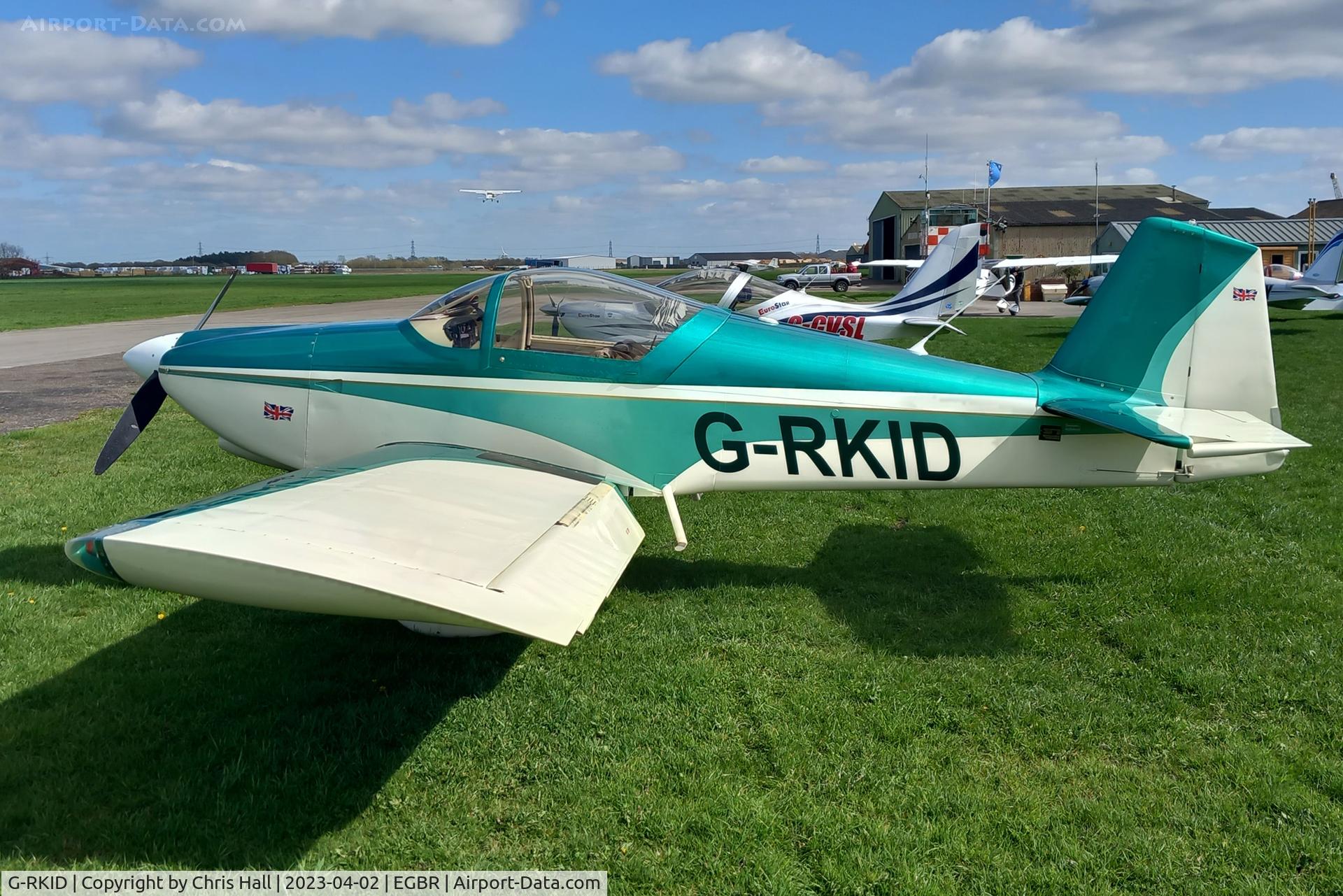 G-RKID, 2001 Vans RV-6A C/N 22586, Breighton