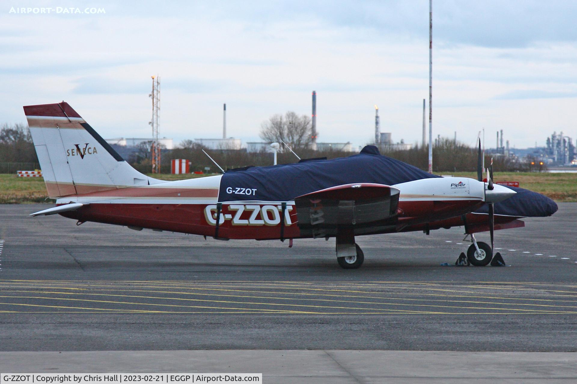 G-ZZOT, 1999 Piper PA-34-220T Seneca V C/N 3449108, Liverpool