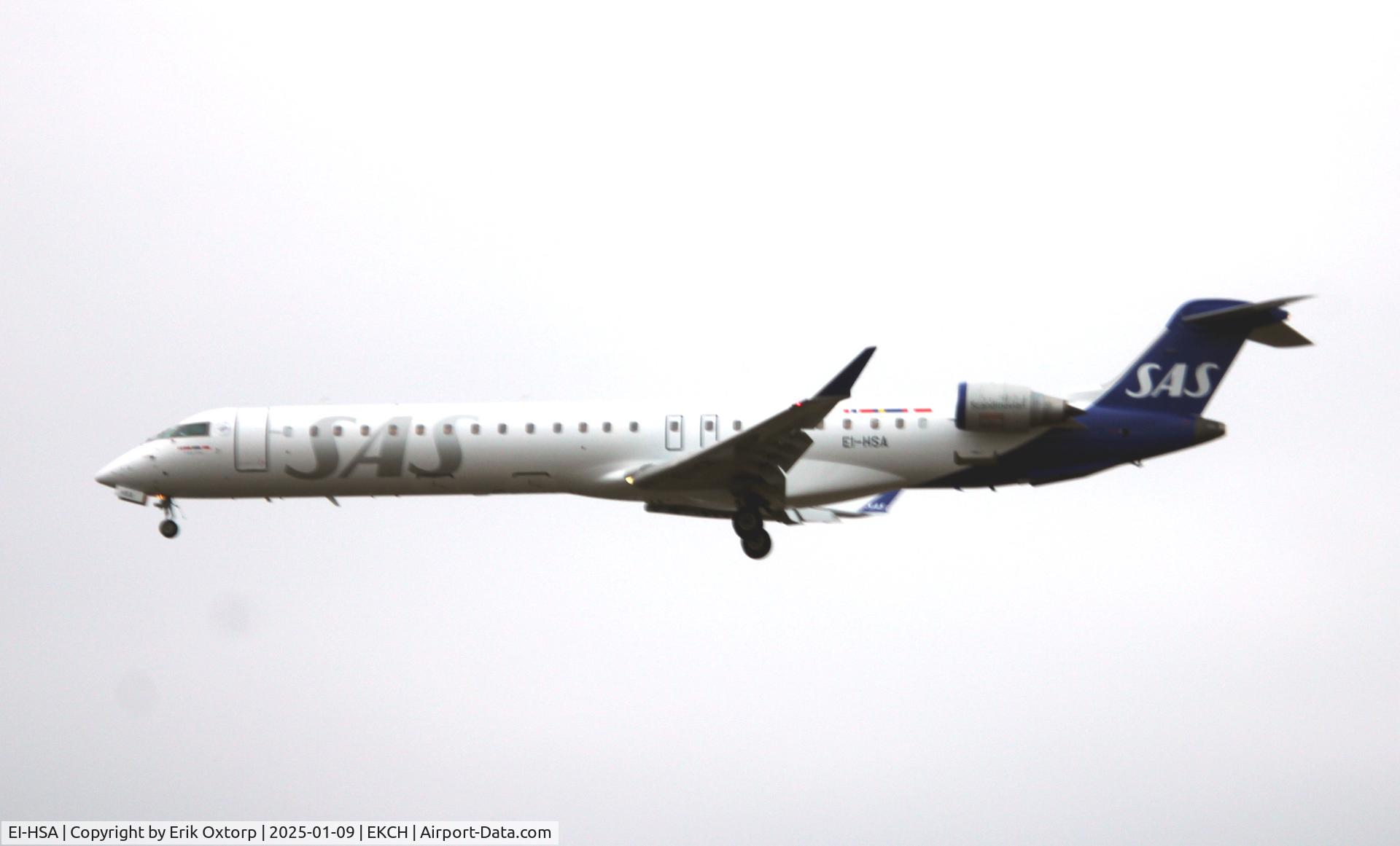 EI-HSA, 2006 Bombardier CRJ 900LR (CL-600-2D24) C/N 15080, EI-HSA landing rw 22L