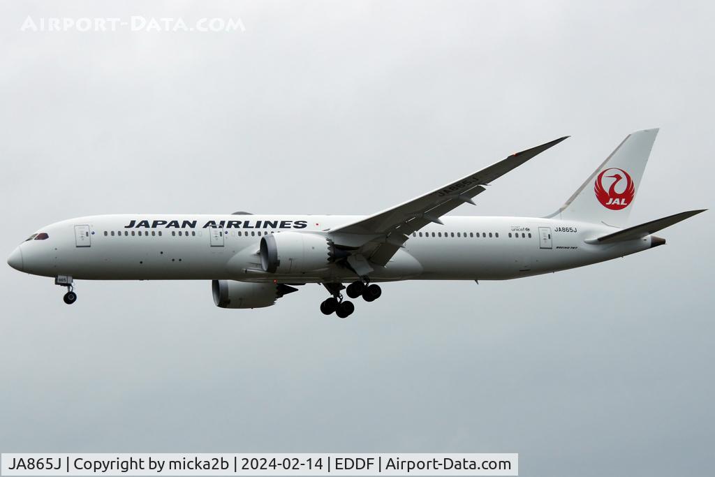 JA865J, 2016 Boeing 787-9 Dreamliner Dreamliner C/N 38138, Landing