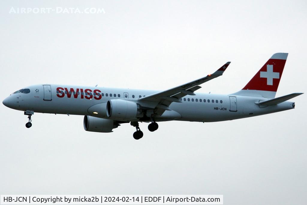 HB-JCN, 2018 Bombardier CSeries CS300 (BD-500-1A11) C/N 55032, Landing