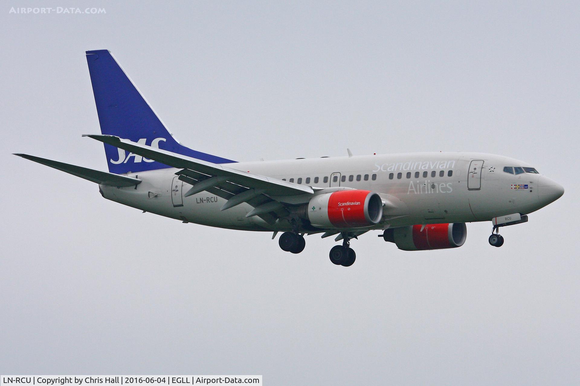 LN-RCU, 1999 Boeing 737-683 C/N 30190, Heathrow
