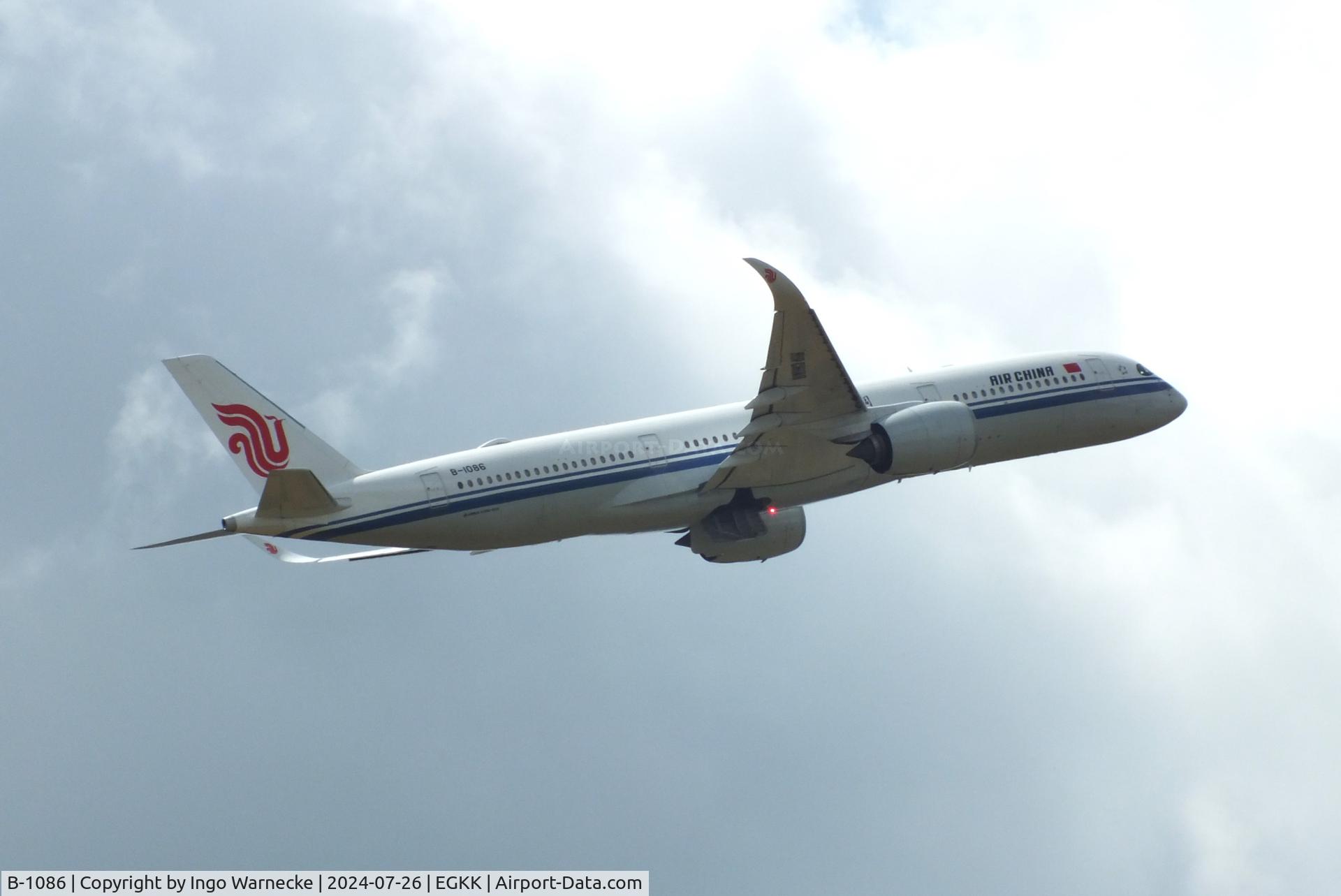B-1086, 2017 Airbus A350-941 C/N 167, Airbus A350-941 of Air China taking off from Gatwick airport