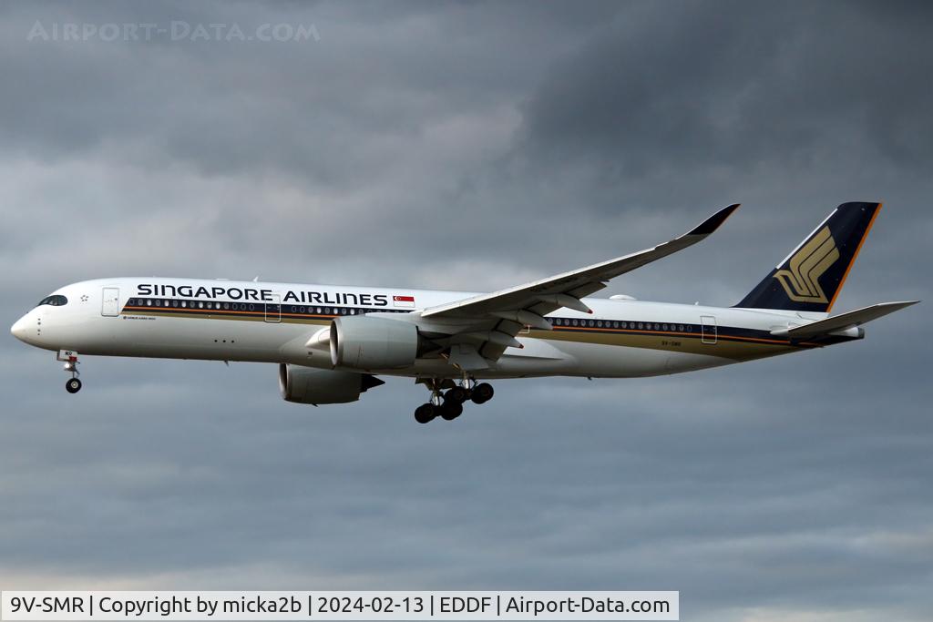 9V-SMR, 2017 Airbus A350-941 C/N 140, Landing