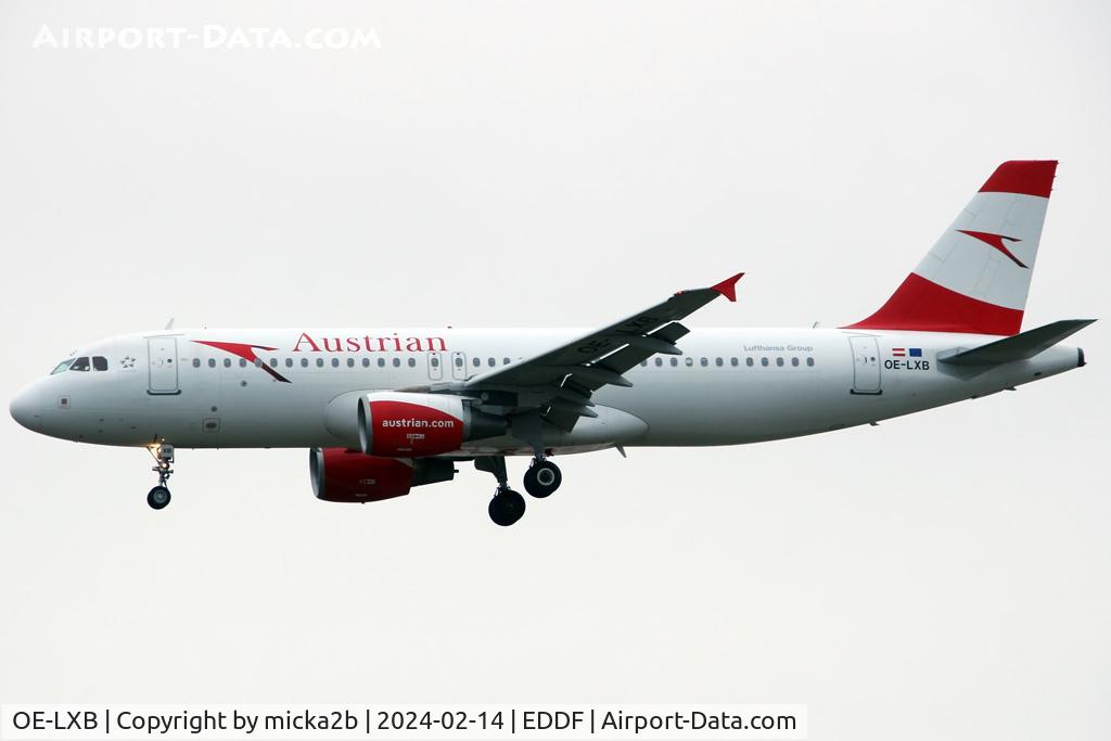 OE-LXB, 2008 Airbus A320-216 C/N 3482, Landing