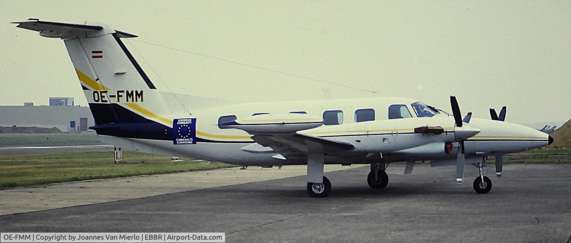 OE-FMM, Piper PA42 C/N 00000000000, ex-slide