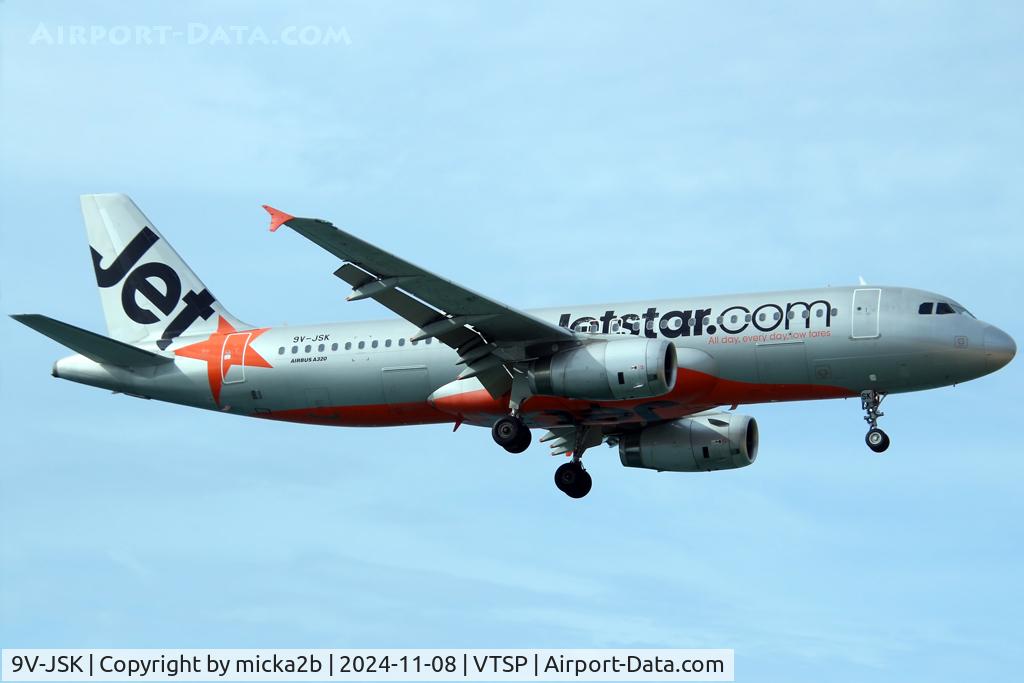 9V-JSK, 2011 Airbus A320-232 C/N 4772, Landing