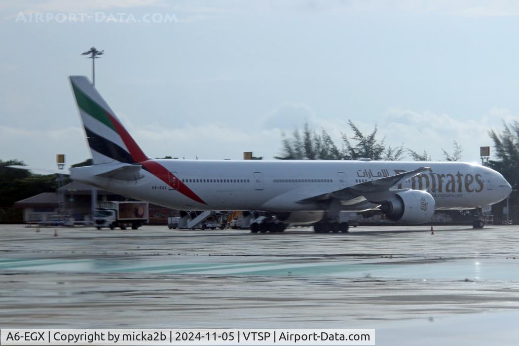 A6-EGX, 2012 Boeing 777-31H/ER C/N 35602, Parked