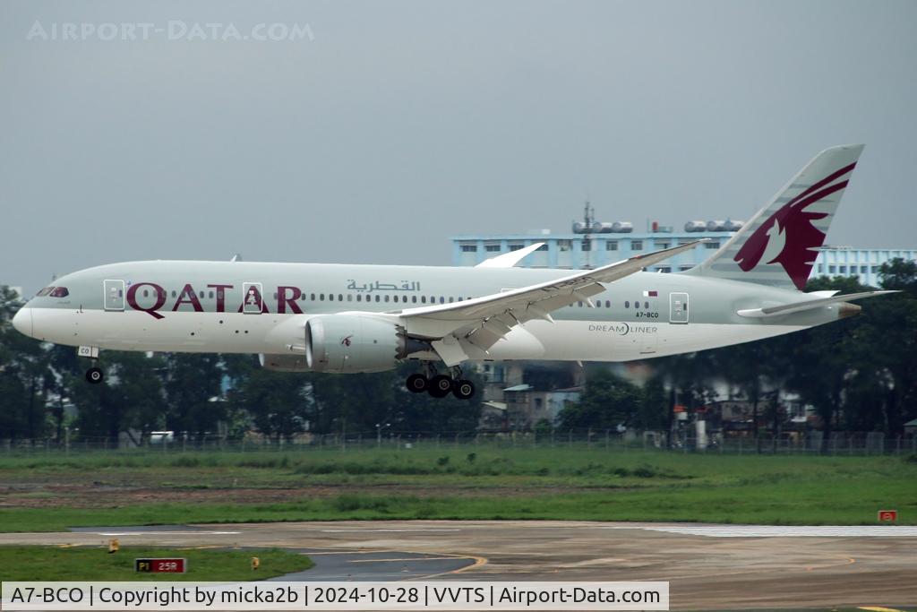 A7-BCO, 2014 Boeing 787-8 Dreamliner Dreamliner C/N 38333, Landing
