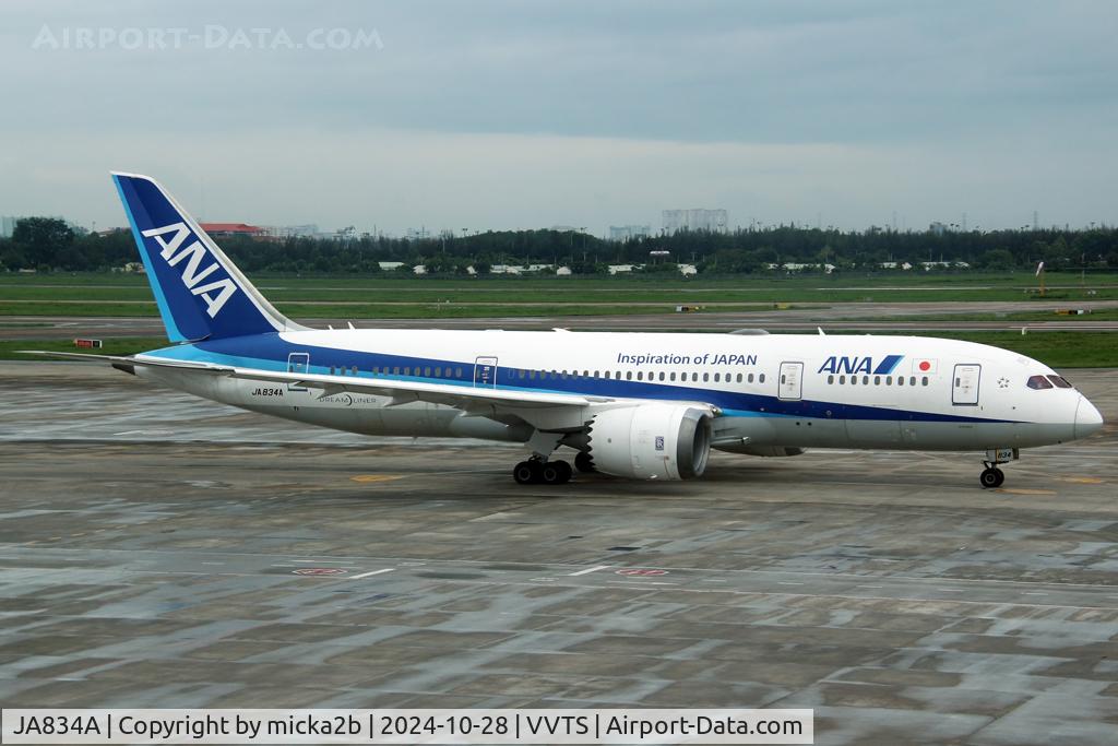 JA834A, 2014 Boeing 787-8 Dreamliner Dreamliner C/N 40750, Taxiing