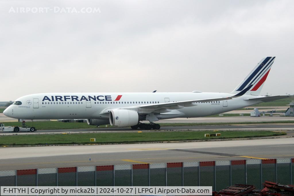 F-HTYH, 2021 Airbus A350-941 C/N 488, Taxiing