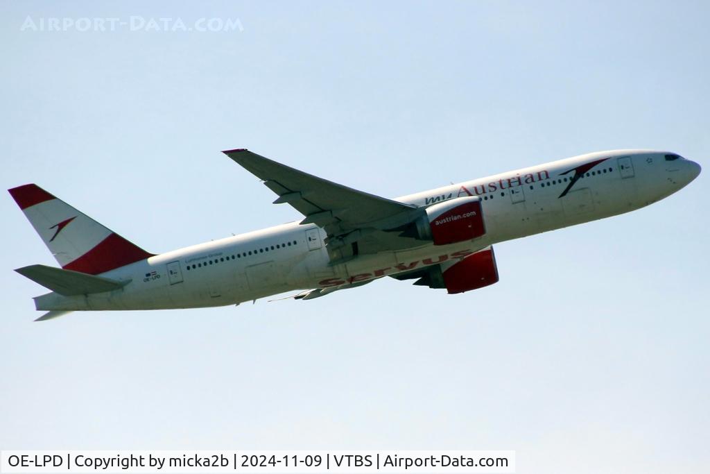 OE-LPD, 2006 Boeing 777-2Z9/ER C/N 35960, Take off