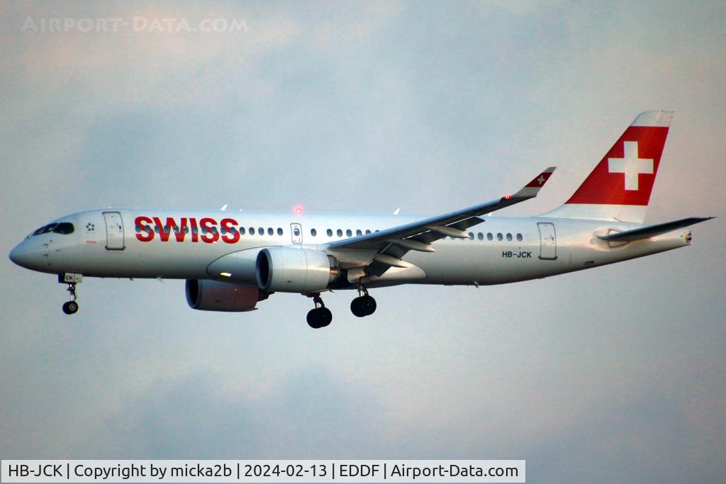 HB-JCK, 2018 Bombardier CSeries CS300 (BD-500-1A11) C/N 55027, Landing