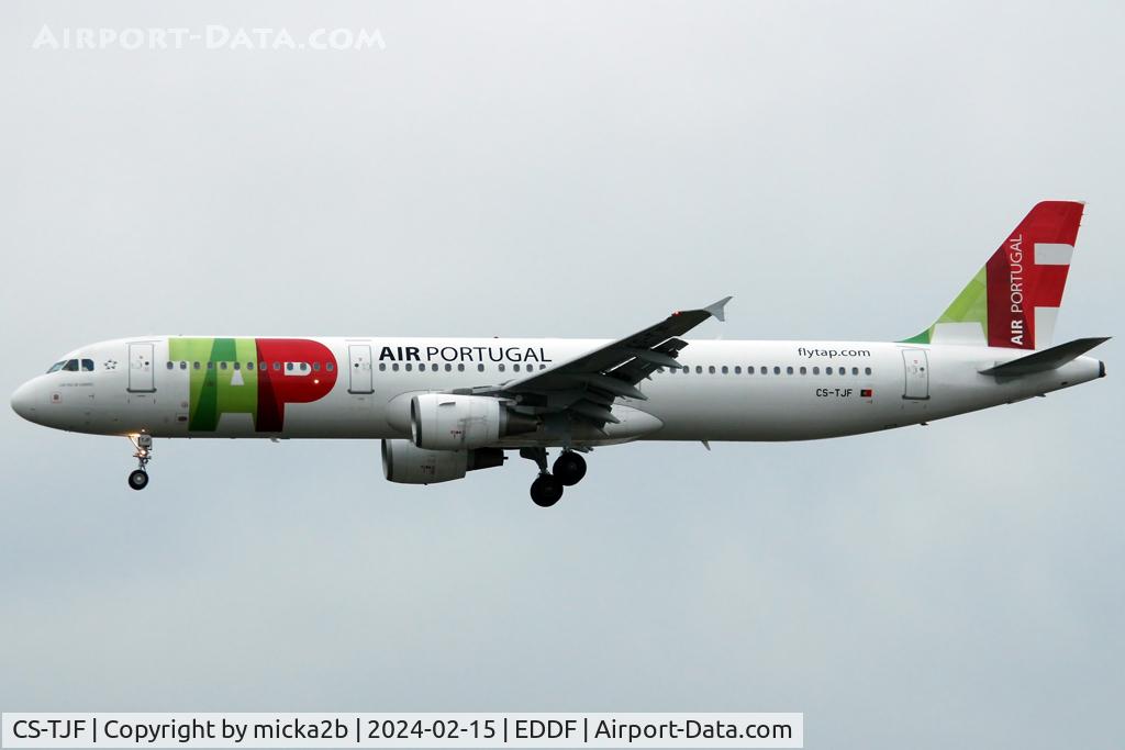 CS-TJF, 2000 Airbus A321-211 C/N 1399, Landing