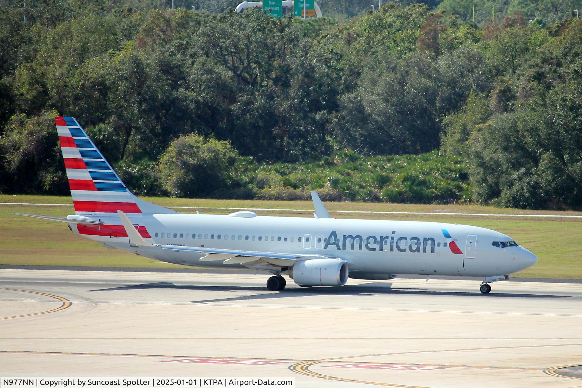 N977NN, 2015 Boeing 737-823 C/N 31225, American Flight 2714 departs Runway 1L at Tampa International Airport enroute to Dallas/Fort Worth International Airport