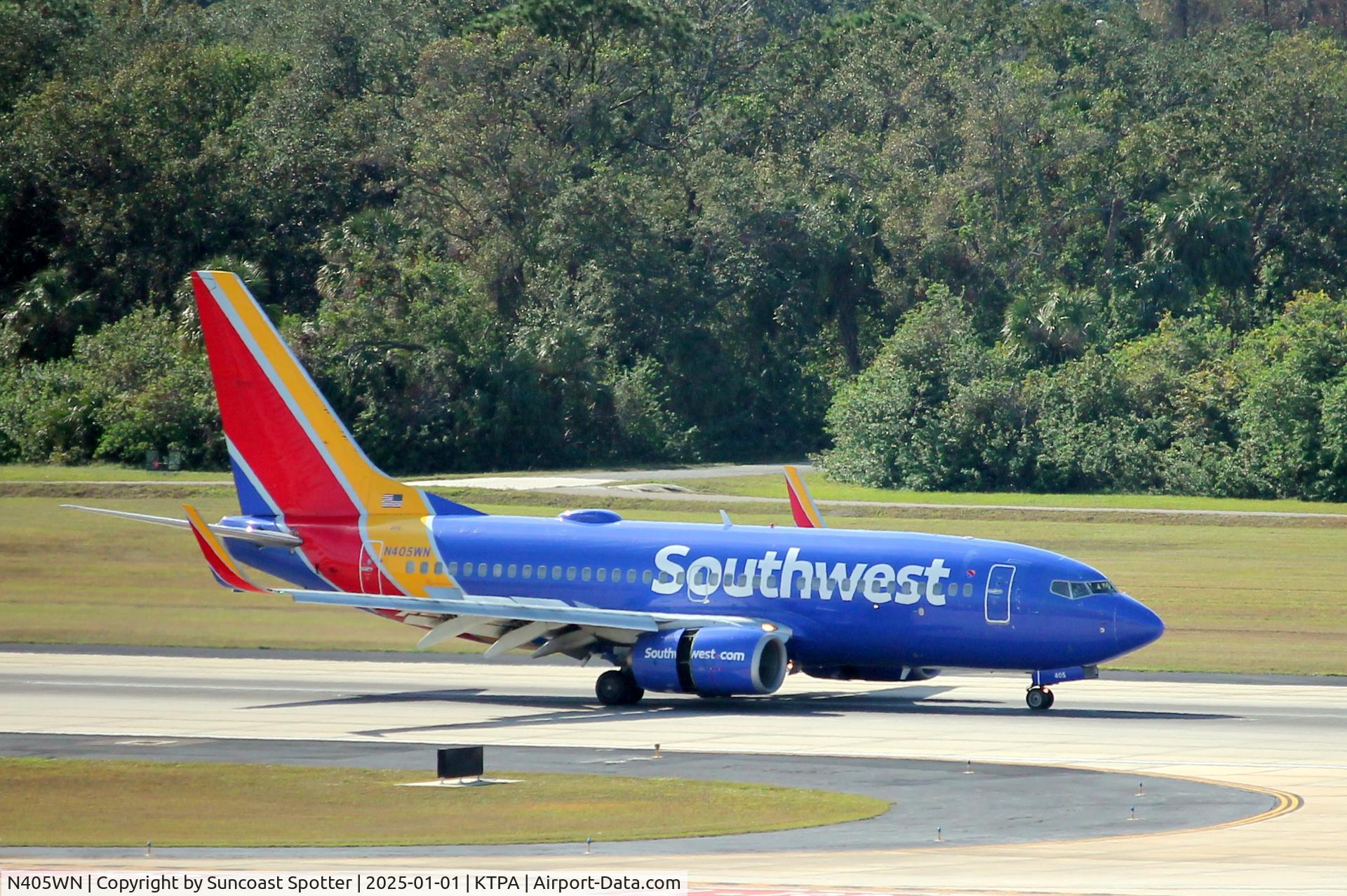 N405WN, 2001 Boeing 737-7H4 C/N 27893, Southwest Flight 2012 arrives on Runway 1L at Tampa International Airport following flight from Milwaukee Mitchell International Airport