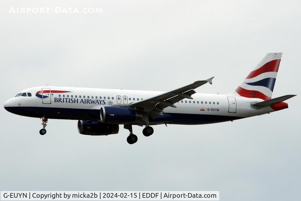 G-EUYN, 2011 Airbus A320-232 C/N 4975, Landing
