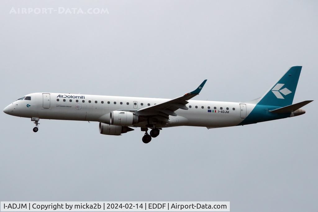 I-ADJM, 2009 Embraer 195LR (ERJ-190-200LR) C/N 19000258, Landing