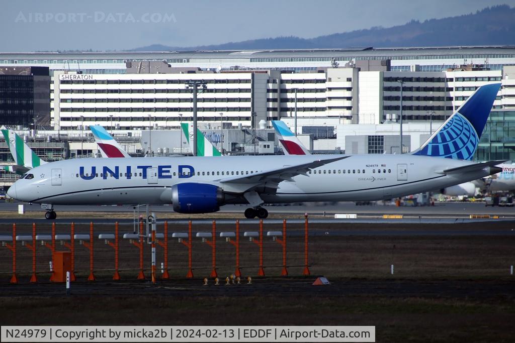 N24979, 2020 Boeing 787-9 Dreamliner C/N 55141, Taxiing