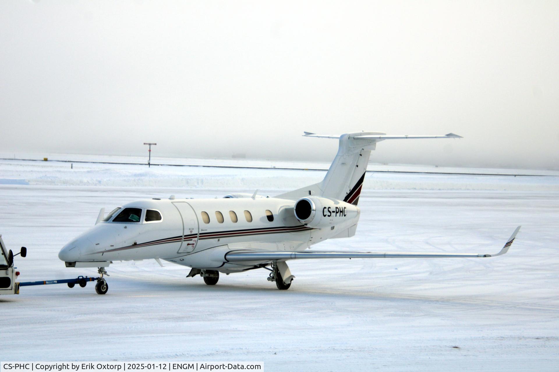 CS-PHC, 2014 Embraer EMB-505 Phenom 300 C/N 50500214, CS-PHC in OSL