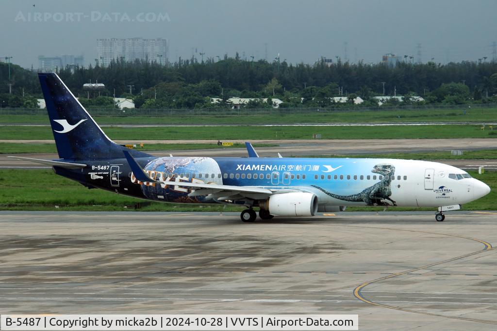 B-5487, 2010 Boeing 737-85C C/N 35058, Taxiing