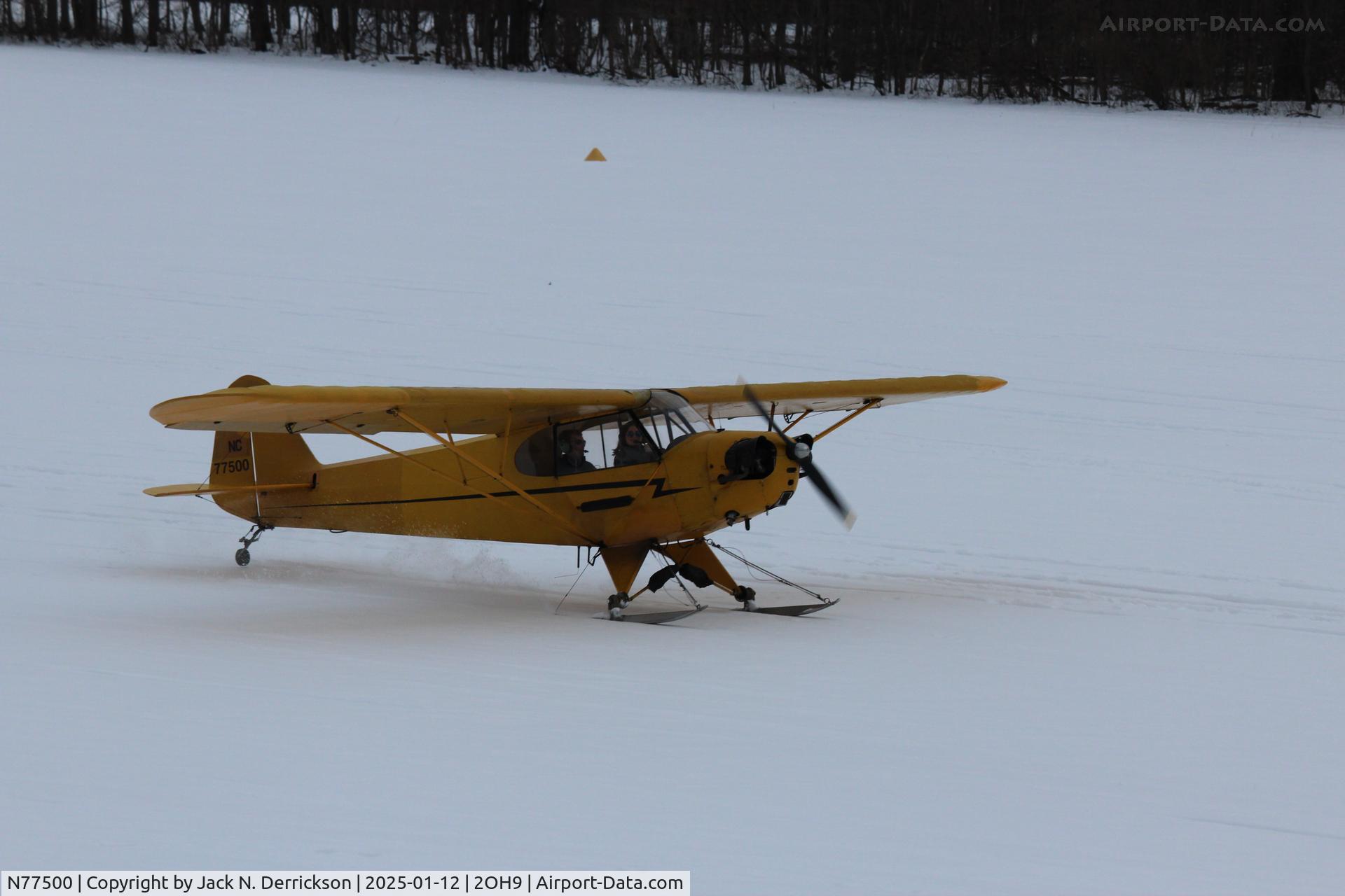 N77500, Piper J3C-65 Cub C/N 21991, Snowy Day