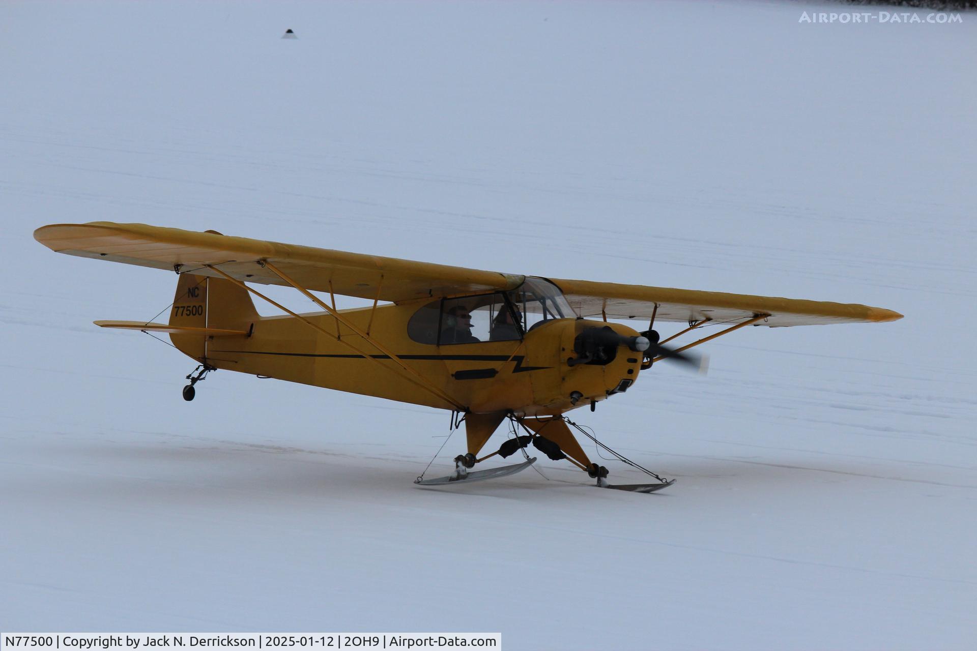 N77500, Piper J3C-65 Cub C/N 21991, Snowy Day