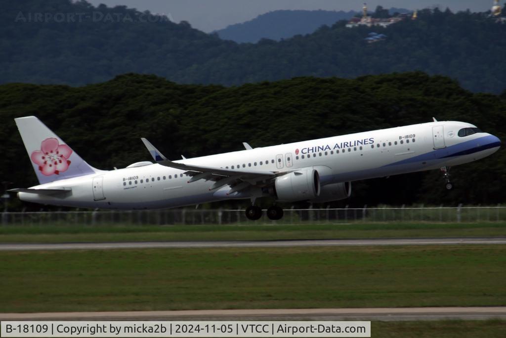 B-18109, 2022 Airbus A321-271NX C/N 10915, Take off