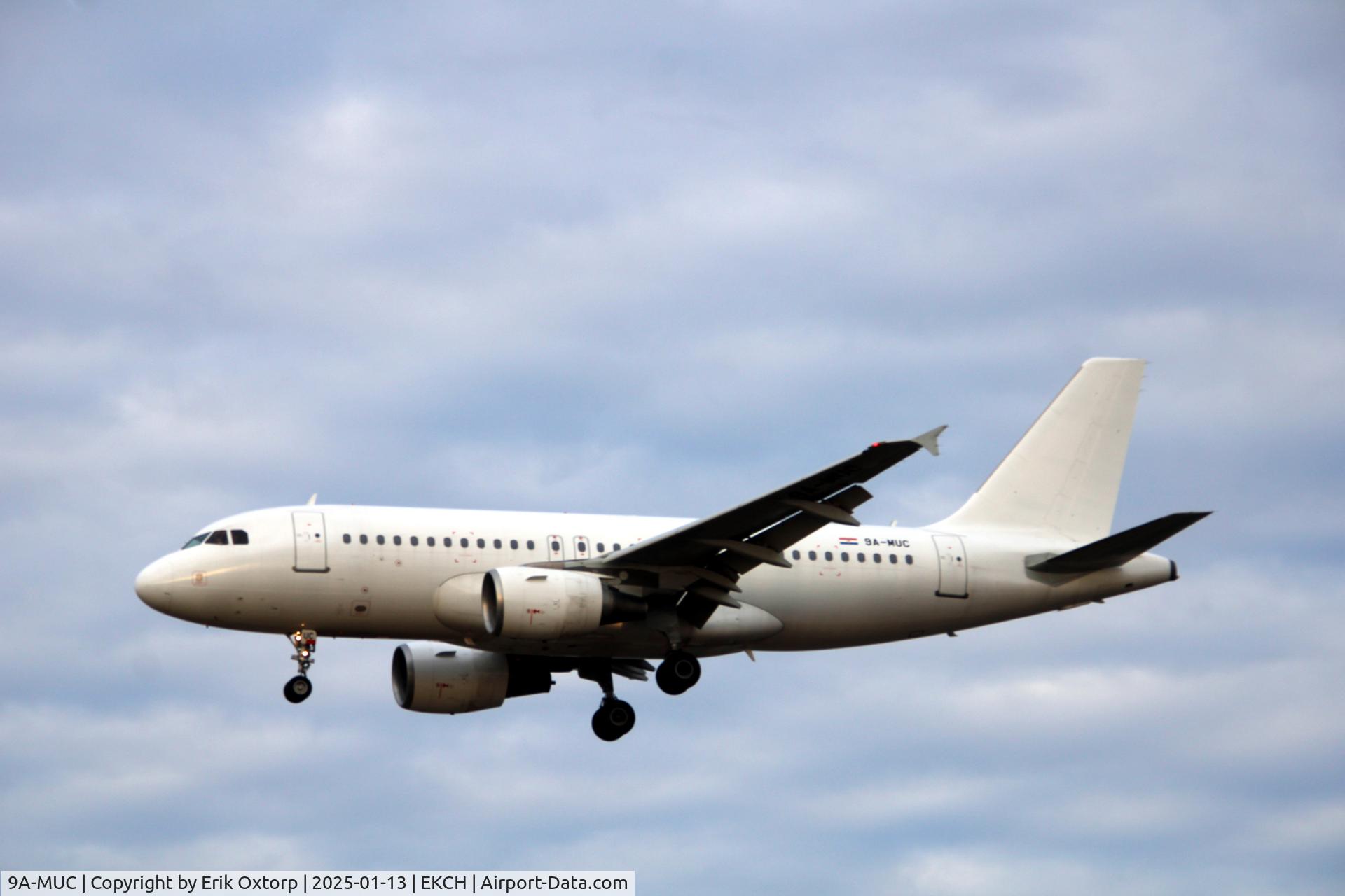 9A-MUC, 2011 Airbus A319-112 C/N 4691, 9A-MUC landing rw 22L