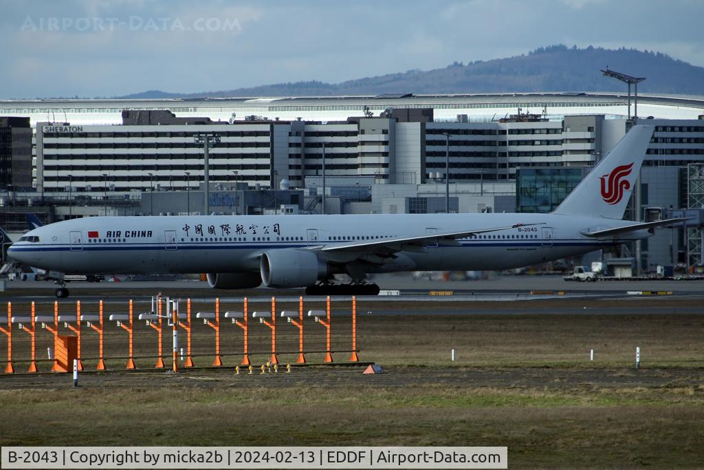 B-2043, 2013 Boeing 777-39L/ER C/N 41441, Taxiing