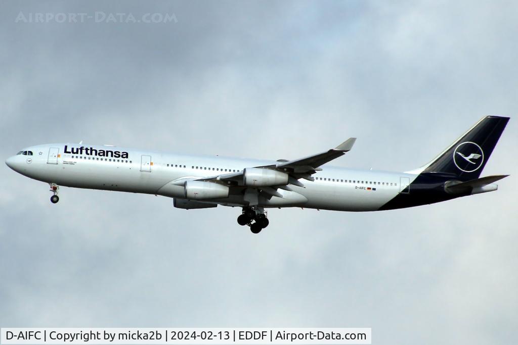D-AIFC, 2000 Airbus A340-313X C/N 379, Landing