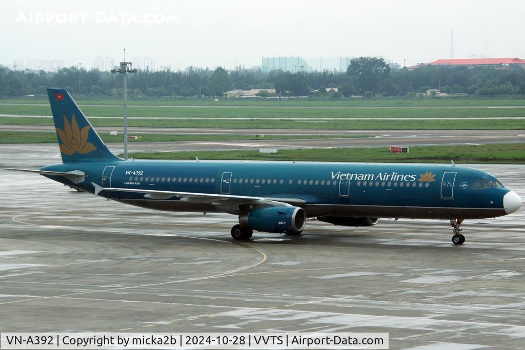 VN-A392, 2012 Airbus A321-231 C/N 5306, Taxiing