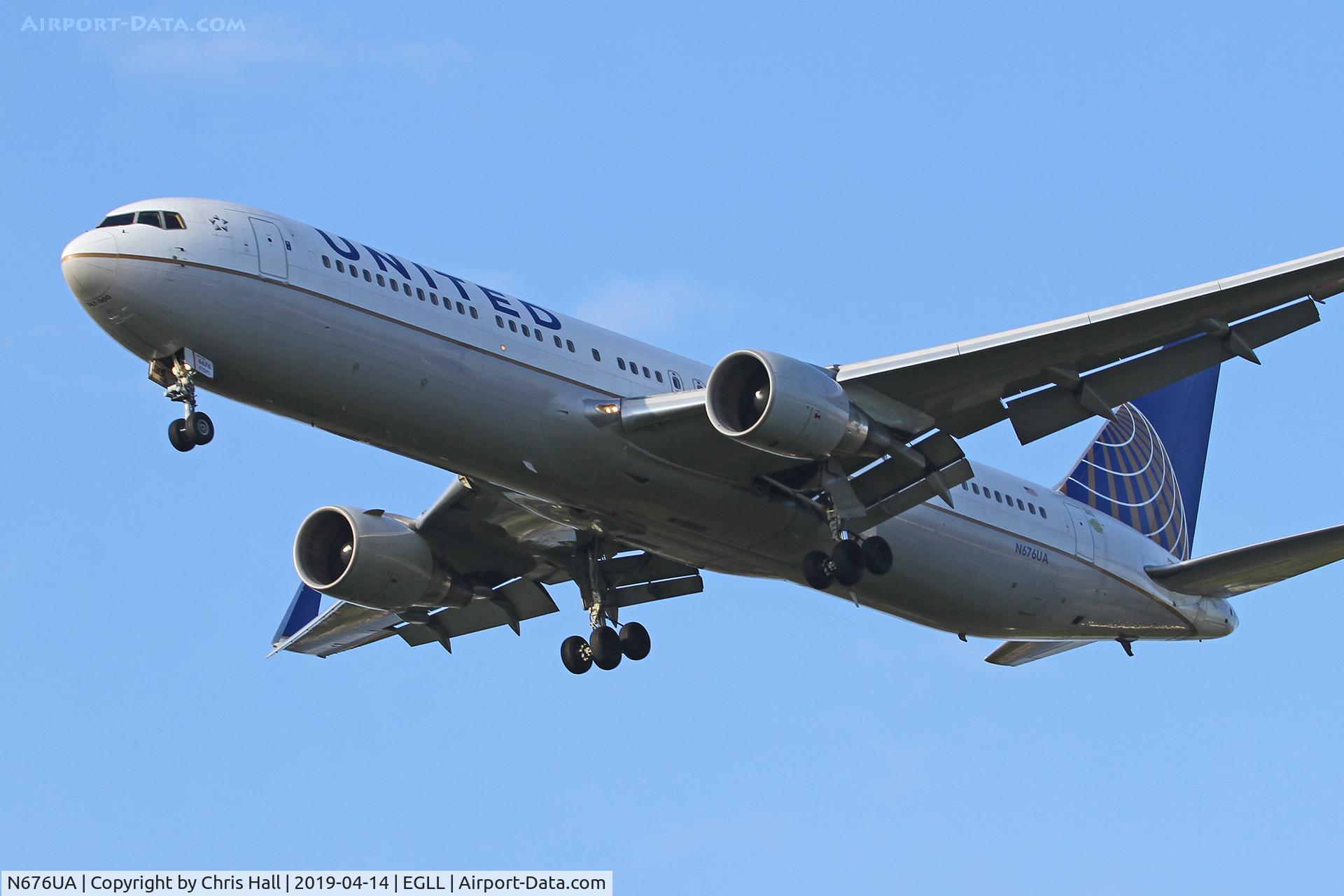 N676UA, 2001 Boeing 767-322 C/N 30028, Heathrow