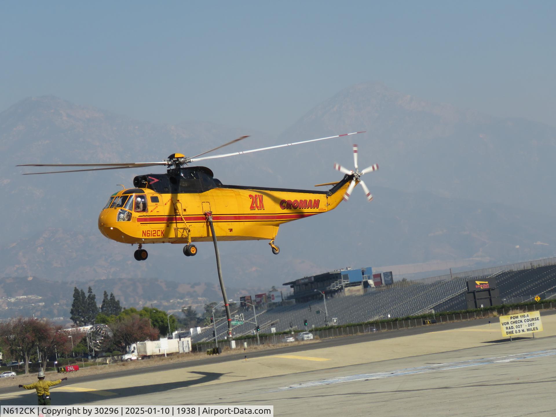N612CK, 1962 Sikorsky SH-3H Sea King (S-61) C/N 149713, Gently setting down