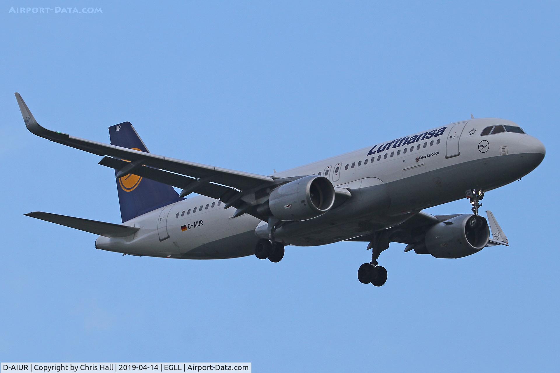 D-AIUR, 2015 Airbus A320-214 C/N 6985, Heathrow