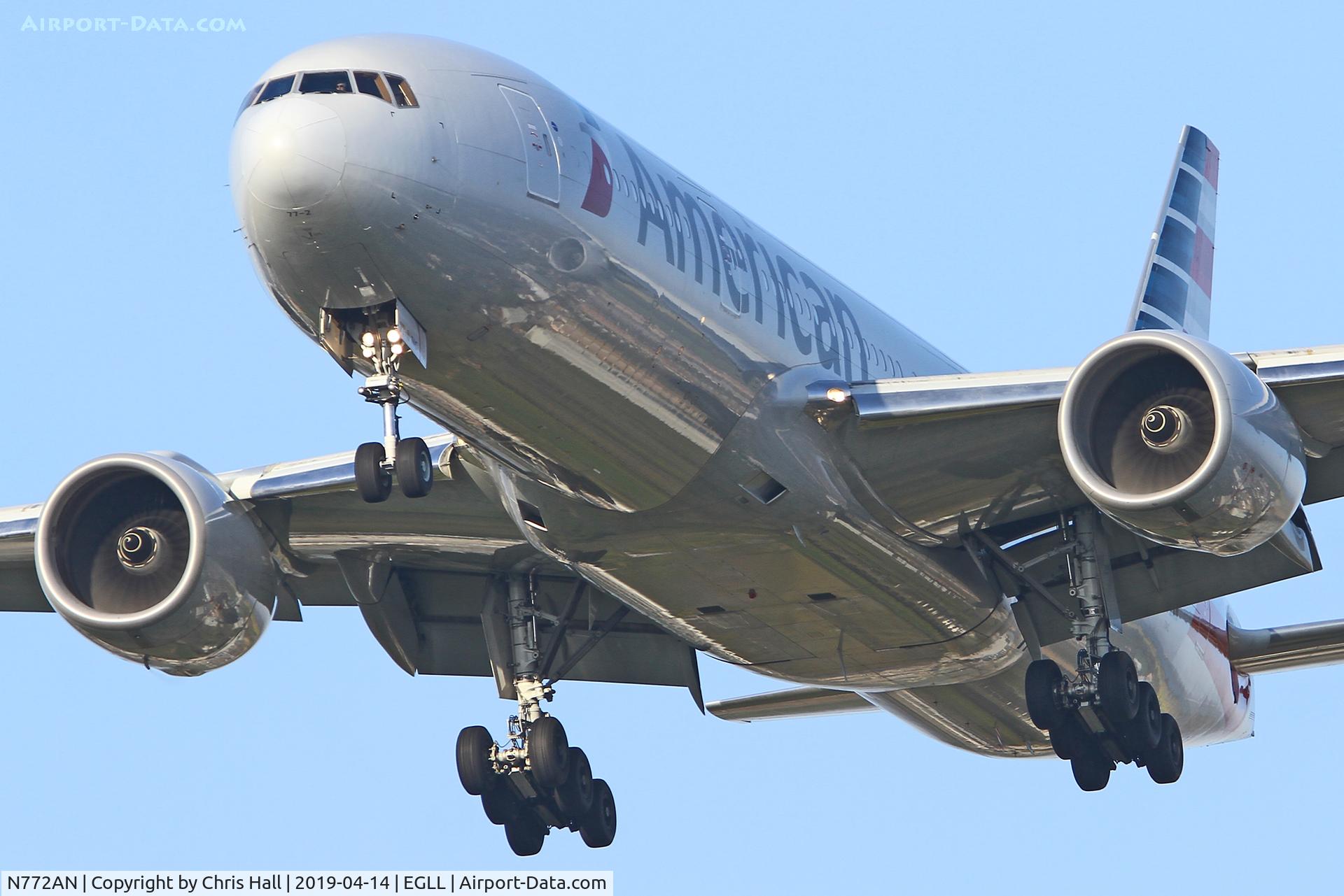 N772AN, 1999 Boeing 777-223 C/N 29580, Heathrow